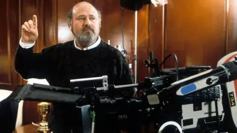 Conmoción por asesinato de conocido director de cine y su esposa: Su hijo es el principal sospechoso