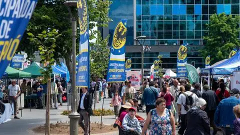 Oferta turística del Biobío, Ñuble y Araucanía se tomaron Plaza de la Independencia