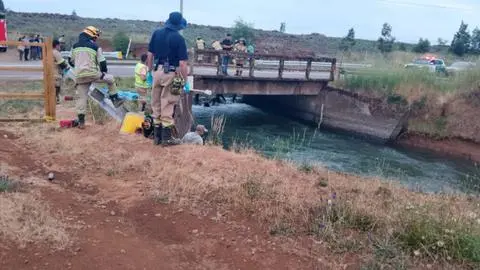 Hallan cuerpo de mujer que estaba desaparecida tras la caída de un auto a un río en Región del Biobío