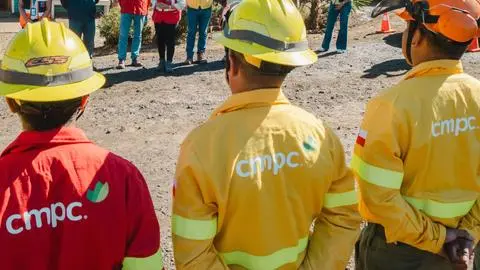 Ad portas del aumento de temperaturas en el Biobío: Base Talcamávida de CMPC llama a denunciar incendios forestales