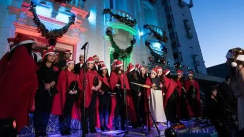 Tradicional coro navideño regresa al frontis de Mall del Centro Concepción