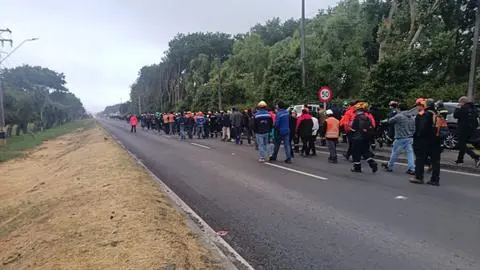 “Es un mal vecino y además miente”: Alcalde de Hualpén cuestiona a Enap por evacuación de trabajadores