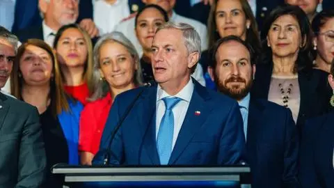Qué ministerios podría fusionar el nuevo presidente electo José Antonio Kast