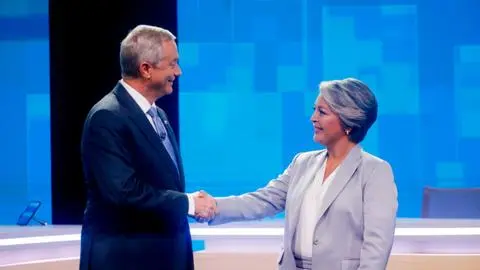Jeannette Jara y José Antonio Kast abandonarían sus partidos en caso de llegar a la presidencia
