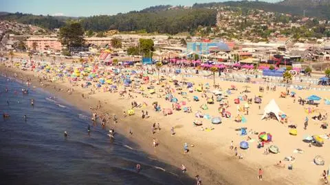 Inicia la temporada de playas en Penco: municipio anuncia actividades veraniegas y confirma el regreso de Venecia en el estero