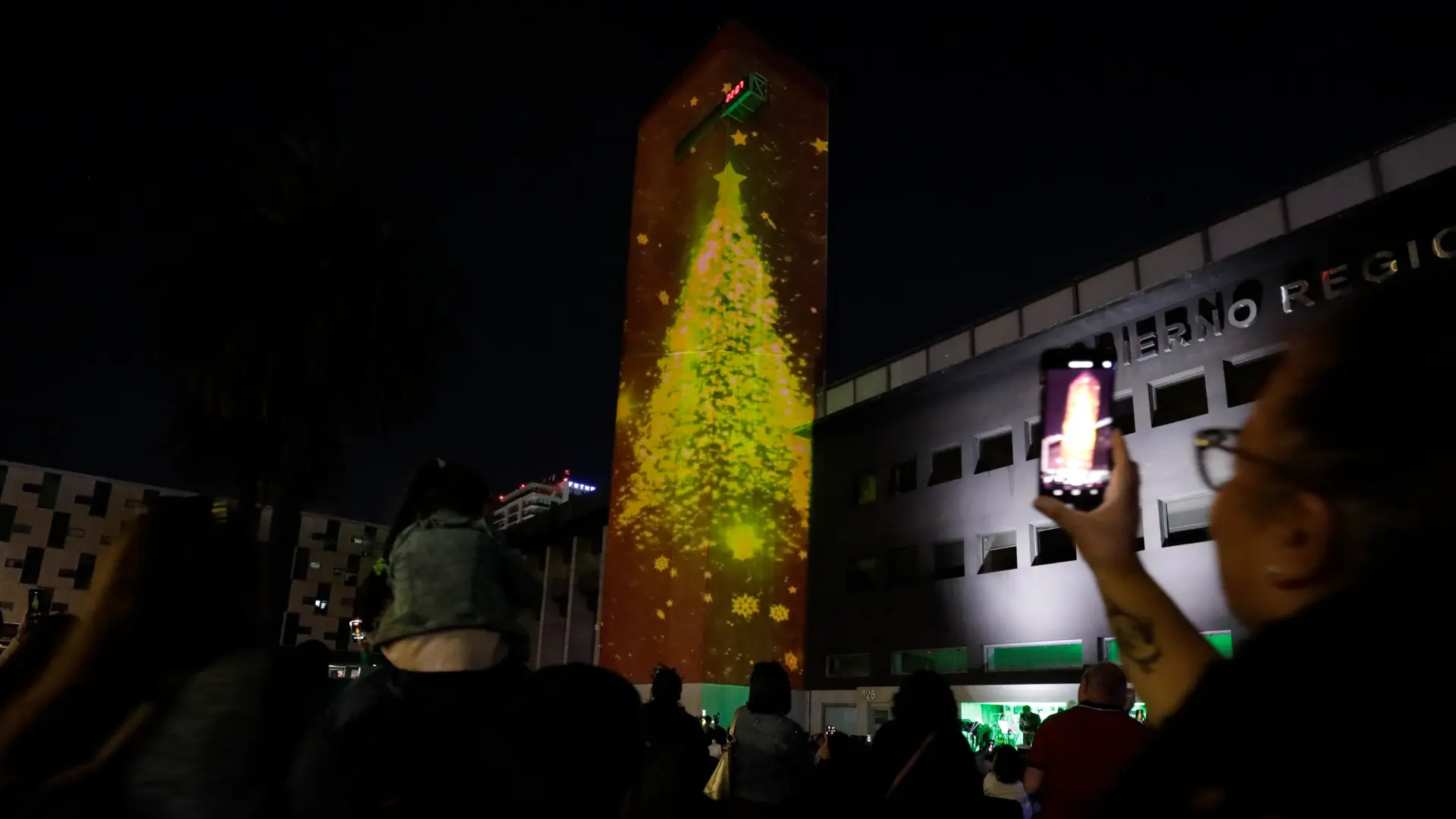 Gobierno Regional del Biobío celebró Navidad con villancicos y show de luces