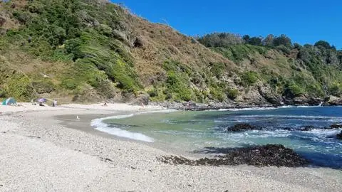 Un tesoro oculto del turismo en el Biobío: Las 3 playas que sorprenden camino a Chome y cómo llegar a ellas