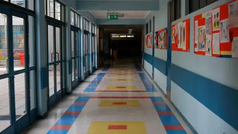 Uno de ellos está internado grave: 17 estudiantes resultan afectados tras brote de varicela al interior de colegio en Osorno