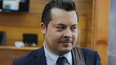 Justicia mantiene arresto domiciliario nocturno para alcalde de Coronel