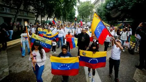 La mayoría quiere quedarse: Estudio revela que regularización de venezolanos en Chile aumentaría ingresos del país