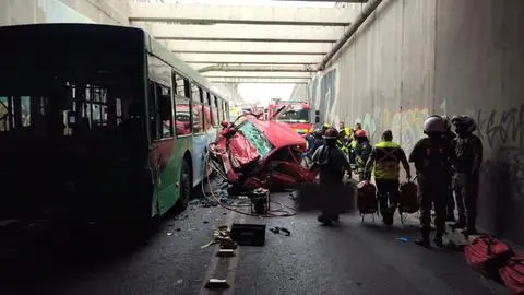 Madre y sus dos hijos fallecen tras colisión entre un bus del transporte público y un automóvil en Lo Espejo