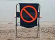 ¿Chao a las reposeras y sillas de playa? La nueva moda que busca imponerse este verano en Chile