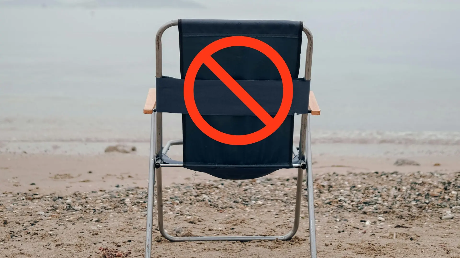 ¿Chao a las reposeras y sillas de playa? La nueva moda que busca imponerse este verano en Chile