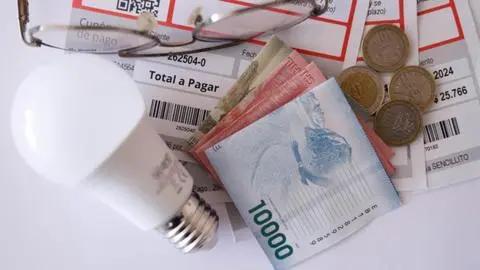 Este enero comienza el cálculo de la devolución por sobrecobro en las cuentas de la luz
