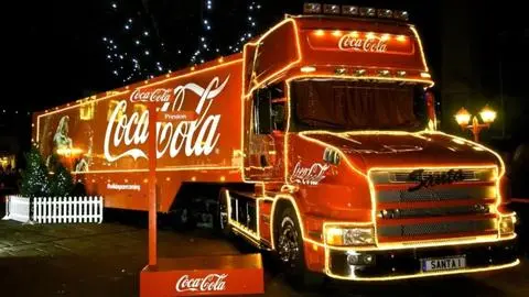 Caravana Navideña Coca-Cola cambia su recorrido por final de Deportes Concepción en el Estadio Ester Roa Rebolledo