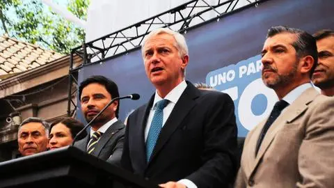“No vamos a entrar en esa disputa”: Kast esquiva responder si indultaría a condenados de Punta Peuco
