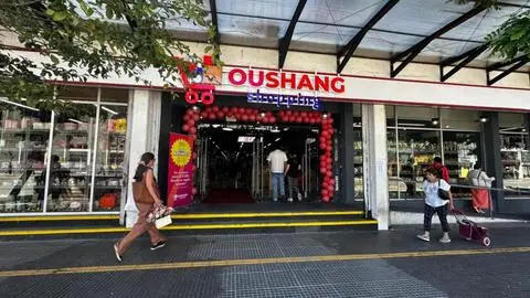 Antiguo edificio del banco Santander de Concepción se transformó en… un mall chino
