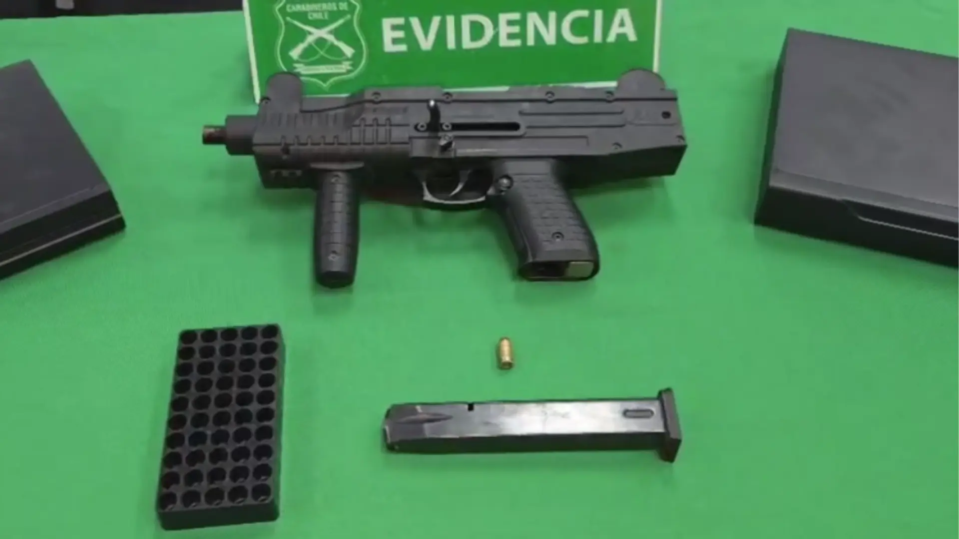 Carabineros detiene a mujer por infracción a la Ley de Control de Armas tras sufrir violento robo en El Bosque