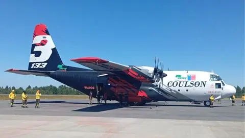 Hércules C-130 llega para combatir incendios forestales en el Biobío: tiene capacidad para más de 15 mil litros de agua