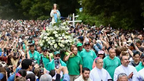 Más de 50 mil personas participaron en la peregrinación al Cerro La Virgen en Concepción