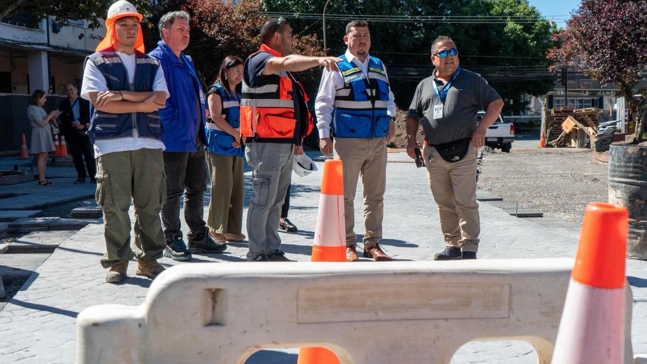 Municipio de Concepción inspeccionó avance de obras de Plaza Perú
