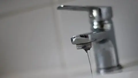 Anuncian corte de agua potable en Tomé tras emergencia que involucra a contratista de Essbio