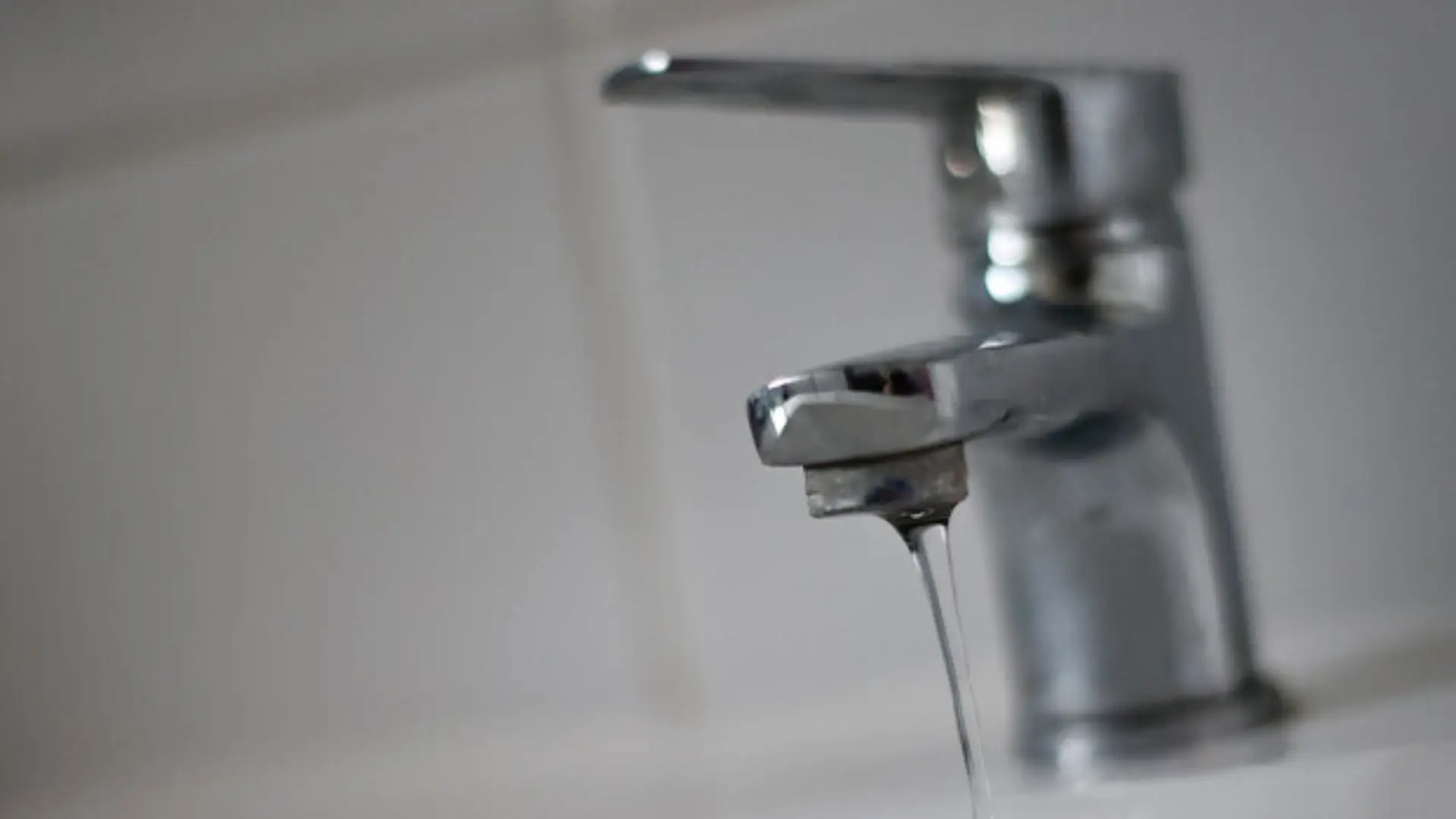 Anuncian corte de agua potable en Tomé tras emergencia que involucra a contratista de Essbio