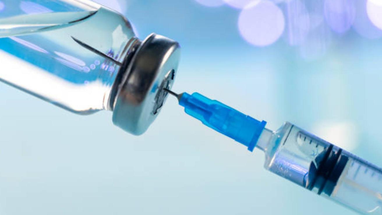 Emiten alerta farmacéutica por conocido antibiótico: Detectaron “partícula extraña” al interior de un frasco