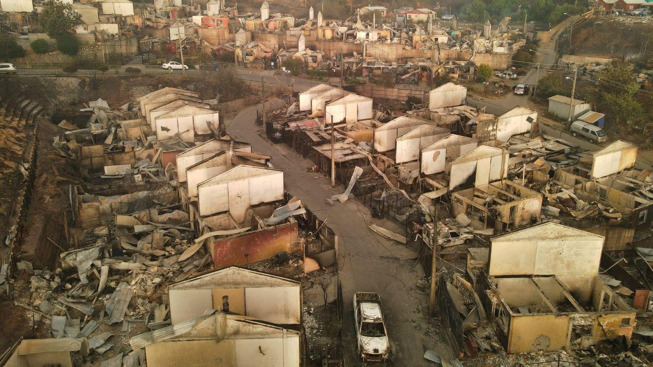 Incendios en el Biobío: catastro preliminar cifra en cerca de 3 mil las casas destruidas