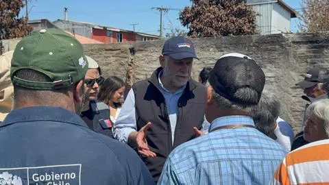 Gobierno insiste en que afectados por incendios acudan a albergues ante llegadas de lluvias al Gran Concepción