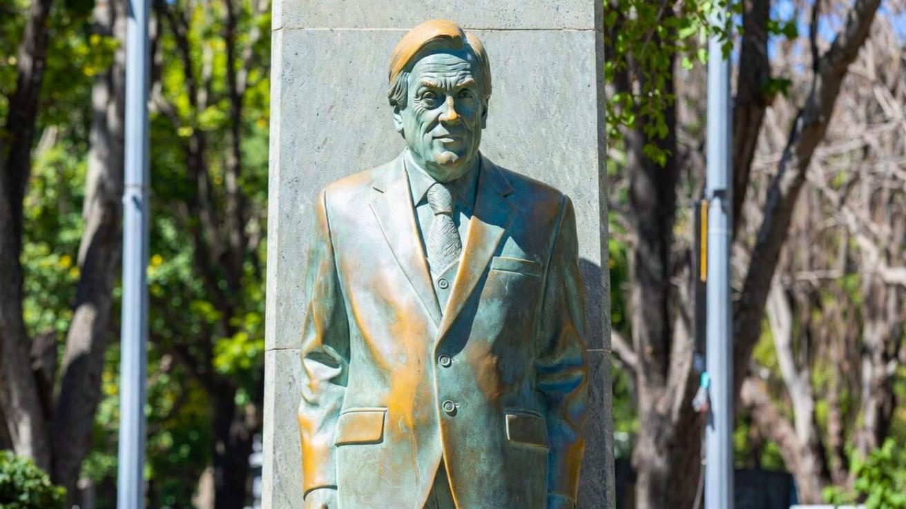 La Comisión de Cultura aprueba el monumento al expresidente Sebastián Piñera
