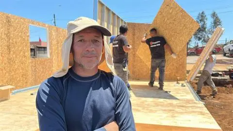 Primer beneficiado con vivienda de emergencia tras incendios en Punta de Parra vivía con su madre adulta mayor y su hermano con encefalitis