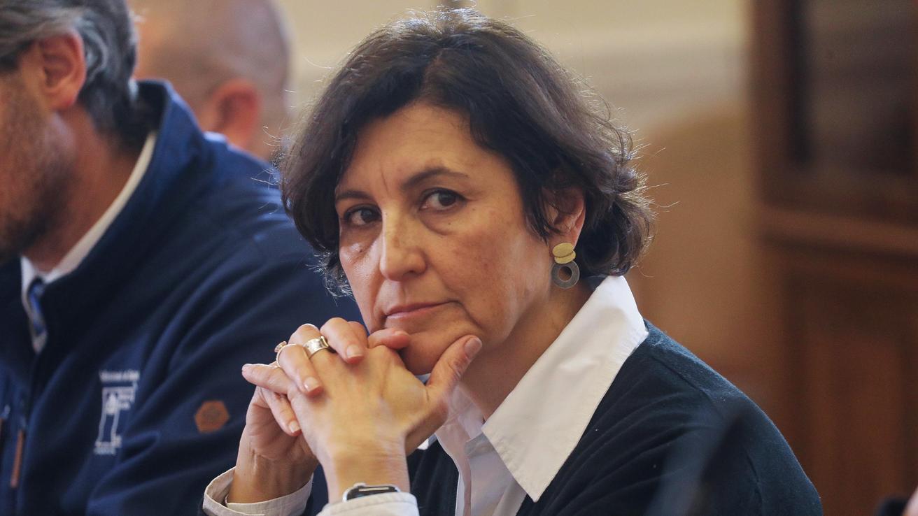 “Operación no era urgencia”: Hospital del Salvador abre auditoría tras polémica cirugía de madre de ministra Aguilera