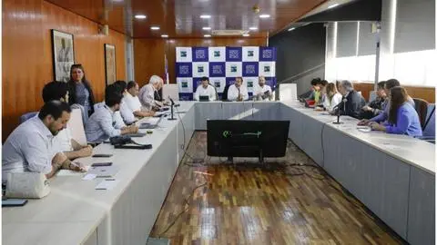 GORE Biobío convoca mesa de articulación público-privada para enfrentar emergencia por incendios