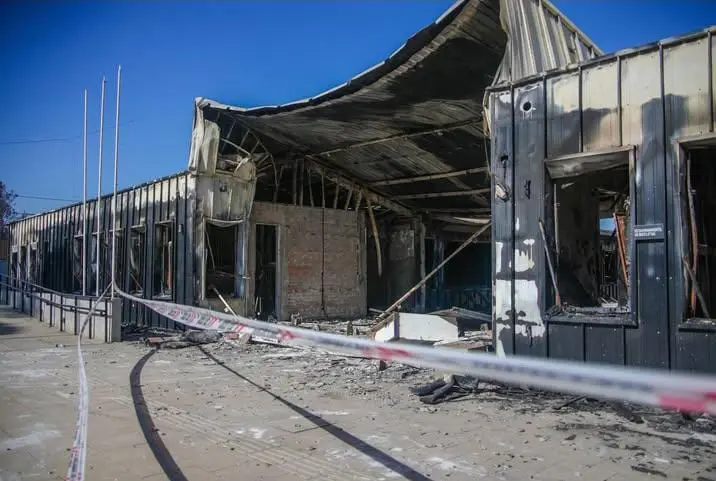 Ministro Cataldo confirma reconstrucción total de escuelas y jardín infantil destruidos por incendios en el Biobío