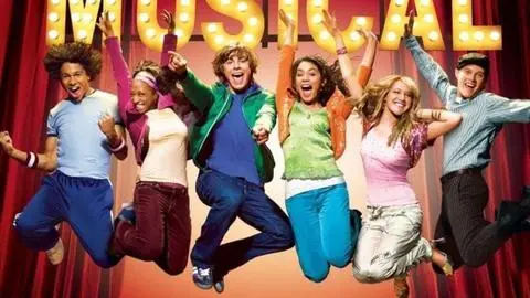 Detienen a recordado actor de High School Musical por posesión y distribución de pornografía infantil
