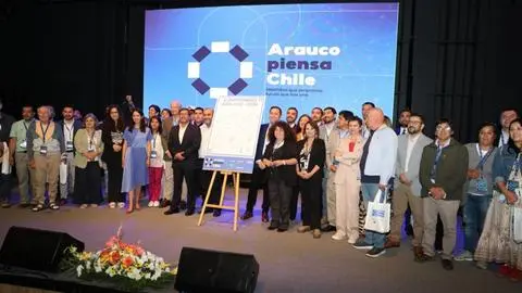 Líderes públicos y privados firman acuerdo de 10 compromisos para el progreso de la Provincia de Arauco