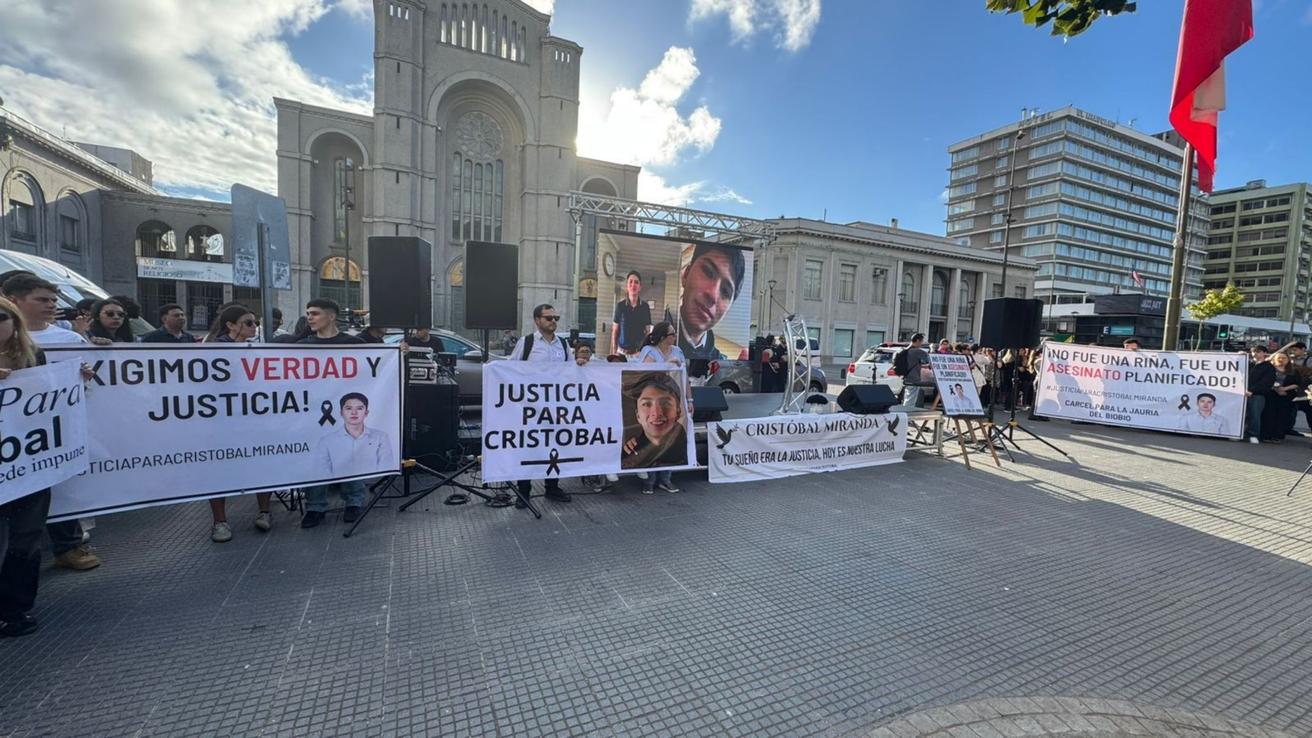 “Yo confío en la justicia”: Realizan masiva velatón por Cristóbal Miranda en Concepción