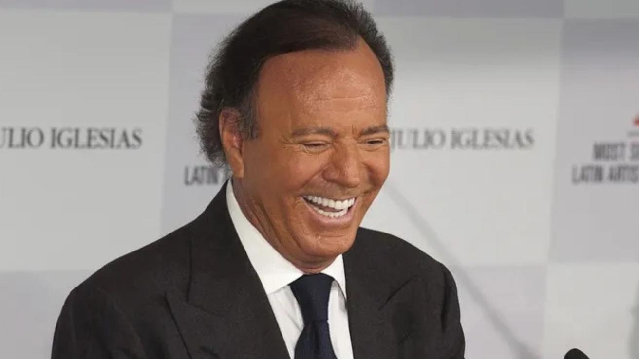“Lo empujé”: Resurge denuncia de conocida animadora chilena en contra de Julio Iglesias por acoso sexual