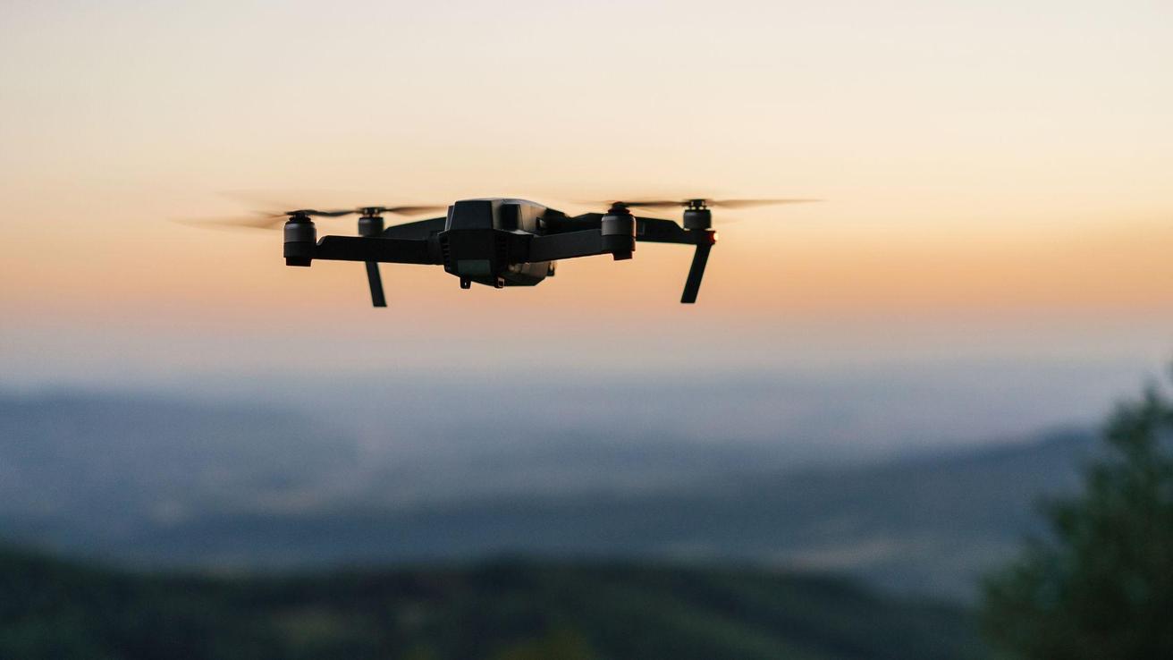 Decretan prohibición del uso de drones en lugares donde se combaten incendios en el Biobío