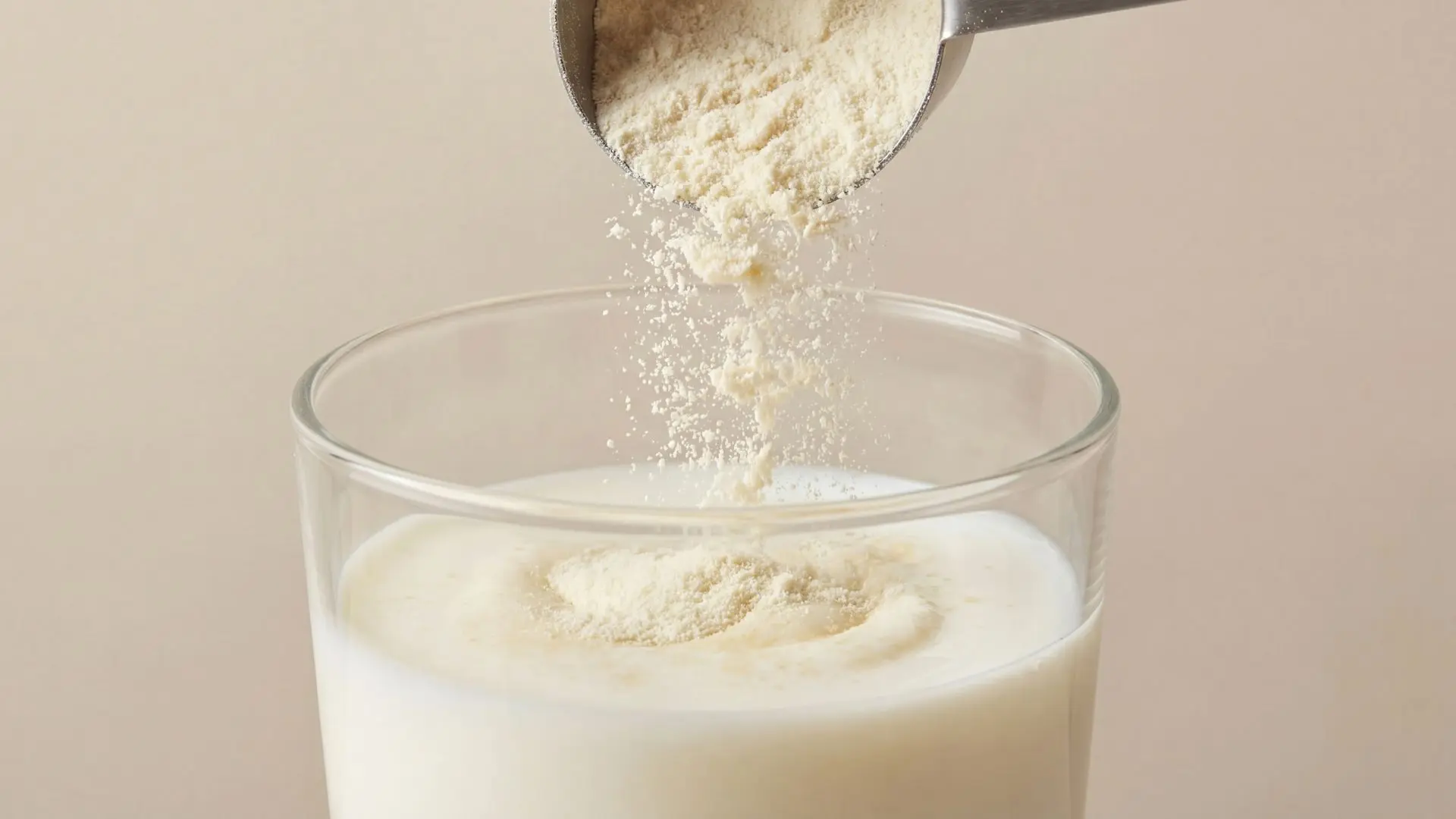 Alerta por leche en polvo contaminada que podría generar vómitos: reportan más de 80 casos en Chile