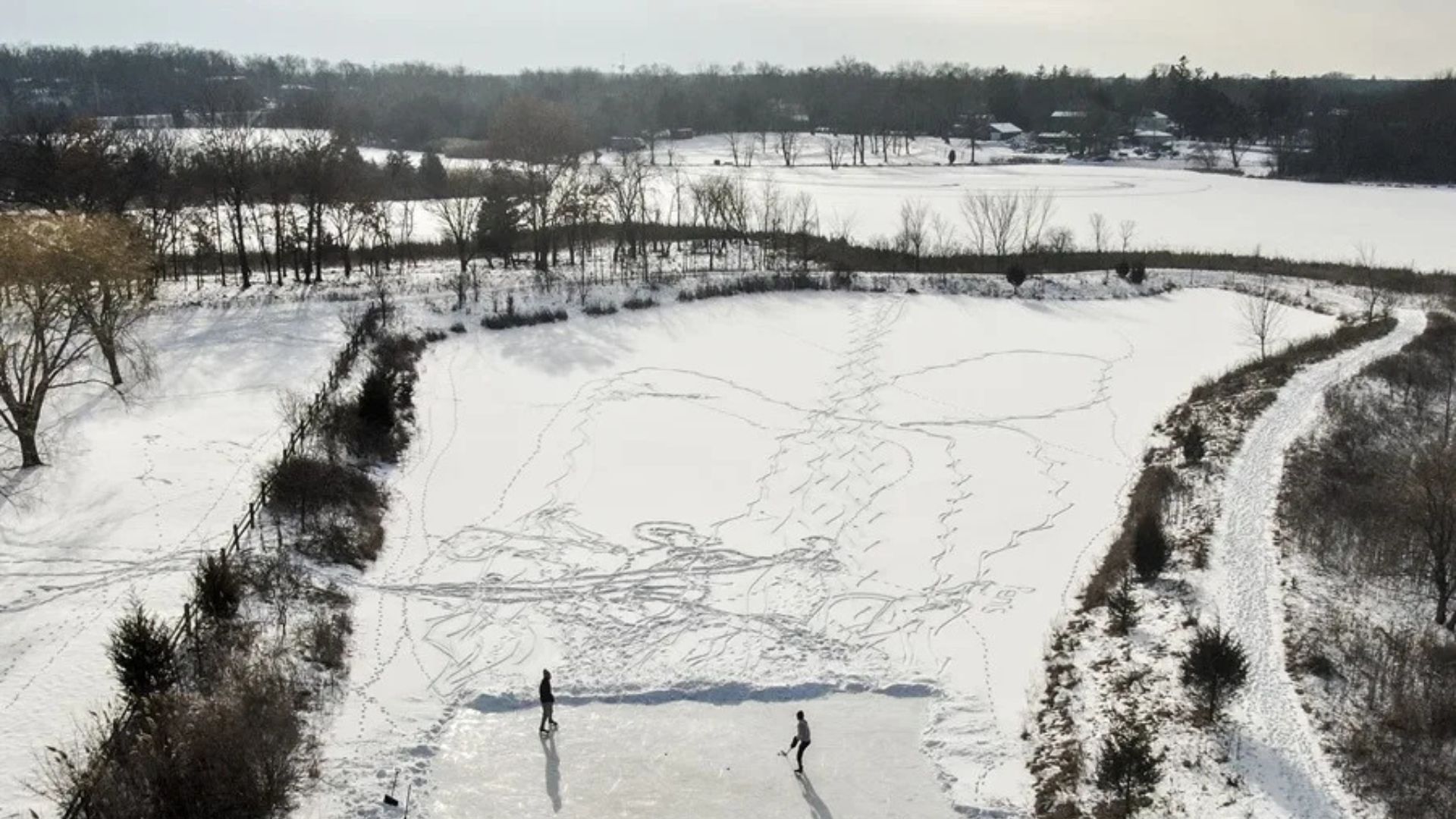 Qué son los terremotos de hielo, el fenómeno que está causando pánico en ciudades de Estados Unidos