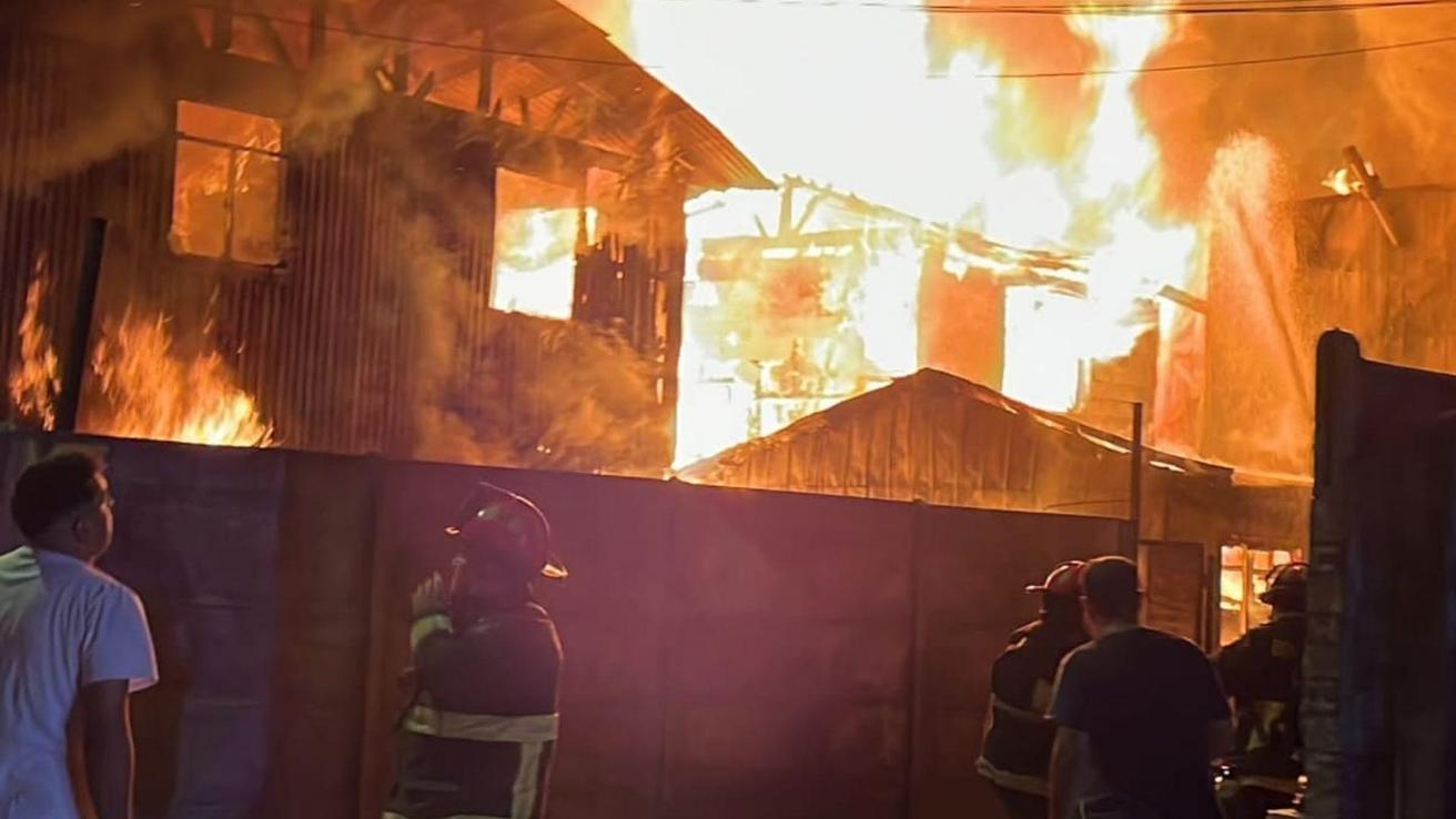 Dos casas dañadas deja incendio en Chiguayante