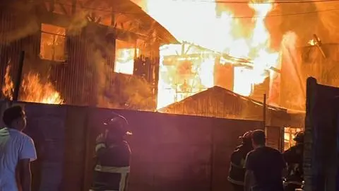 Dos casas dañadas deja incendio en Chiguayante