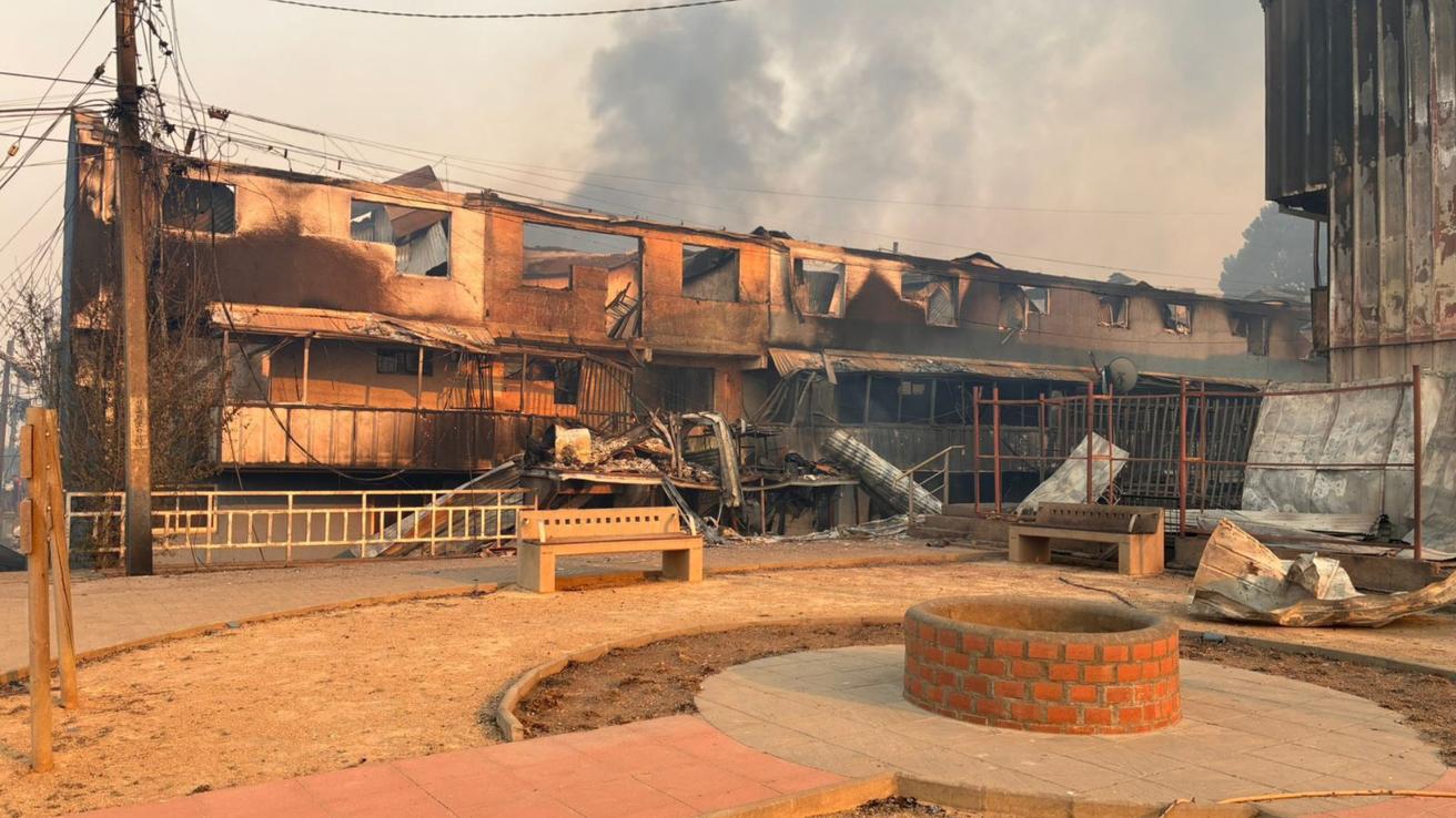 Más de 250 casas quemadas en Concepción y casi 9 mil afectadas en Penco por incendios forestales: 80% de Punta de Parra siniestrado