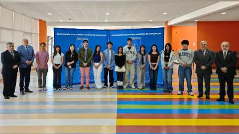 Colegios Concepción reconocen a sus diez puntajes nacionales en prueba PAES