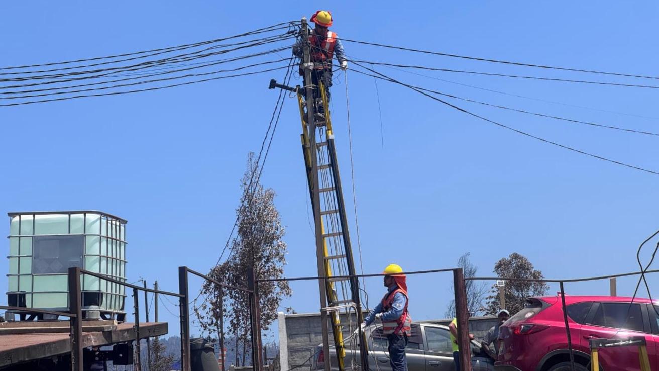 CGE habilita suministro eléctrico en las primeras viviendas de emergencia tras incendios en Concepción