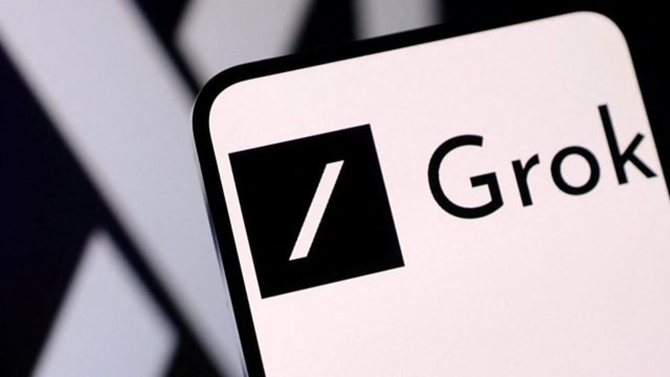 Usuarios de X usan Grok para desvestir digitalmente a mujeres y niños