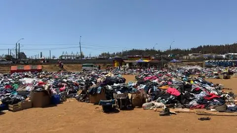 Las dos caras de la ropa donada a damnificados en Penco y Tomé: Acumulaciones son un “distractor” y un riesgo sanitario
