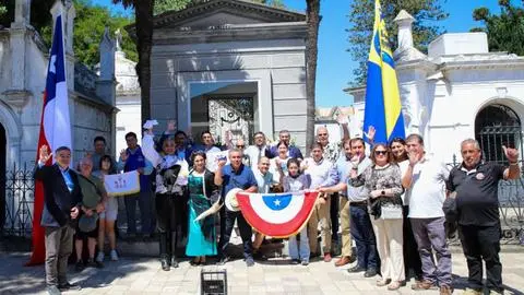 Conmemoran 208 años de la primera declaración de independencia de Chile con visita al “Panteón de la Patria” del Cementerio General de Concepción